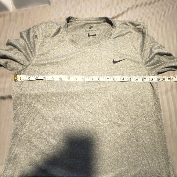 Nike Heather Gray Long Sleeve Men's Tee - Picture 5 of 6
